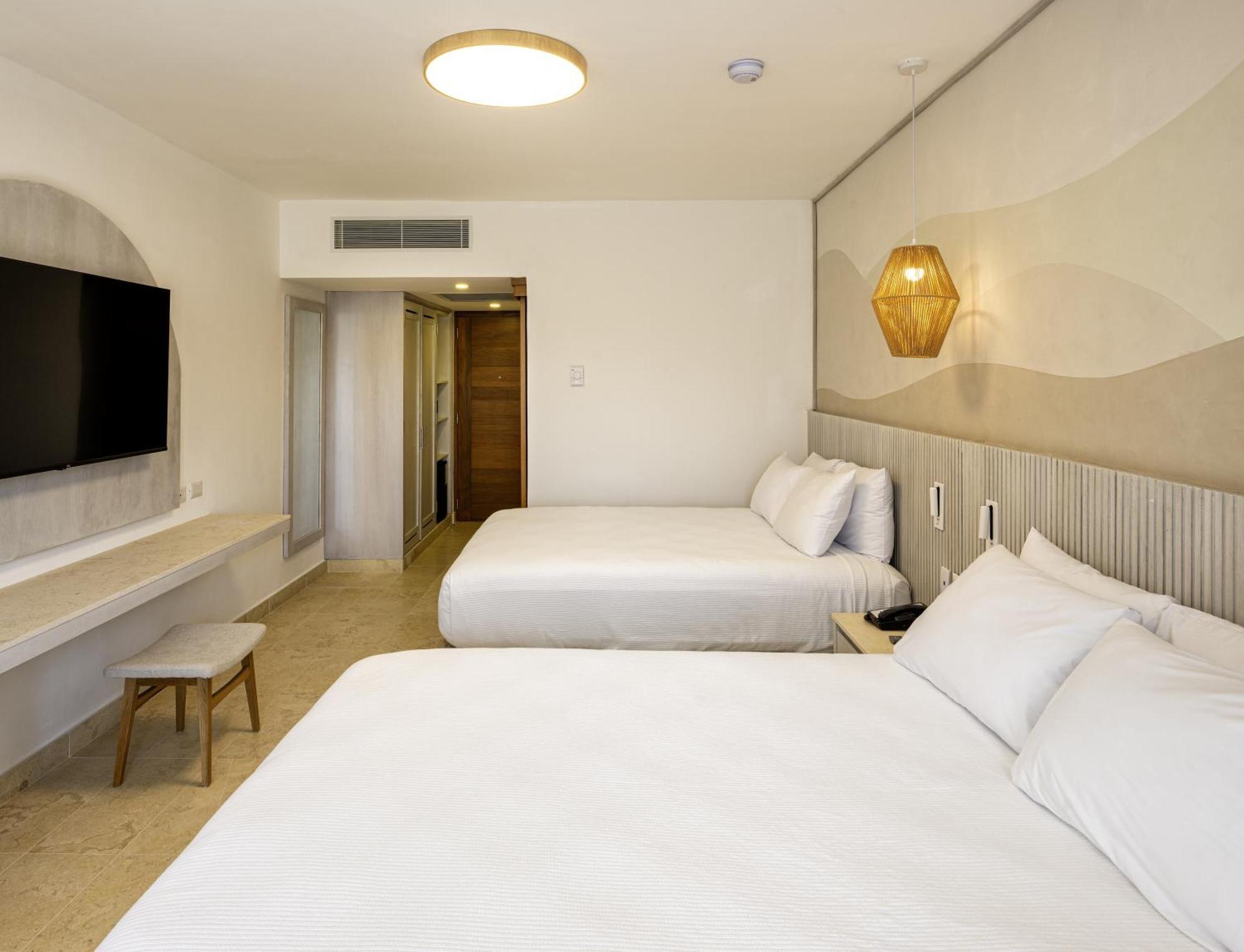 Splash Ocean View Room 2 Queen Non-Smoking
